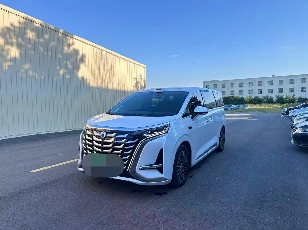 DENZA D9 DMi Flagship Edition (2025) | 7 Locuri VIP | 407 CP Pe Comanda